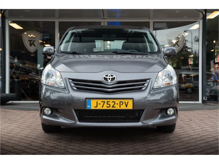 Toyota Verso 1.8 VVT-i Business  Image 2