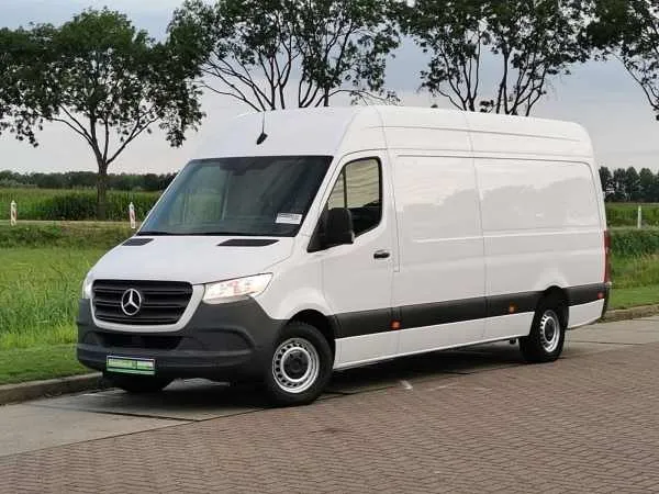 Mercedes-Benz Sprinter 316 L3H2 Maxi AUT MBUX Image 2